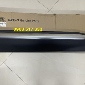 Nẹp cánh cửa trước hyundai santafe 2021