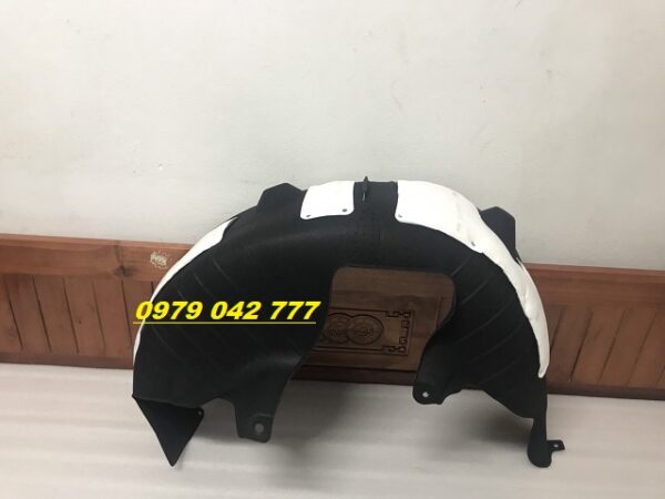 chan-bun-long-de-sau-santafe-2021 chắn bùn lòng dè sau Santafe 2021