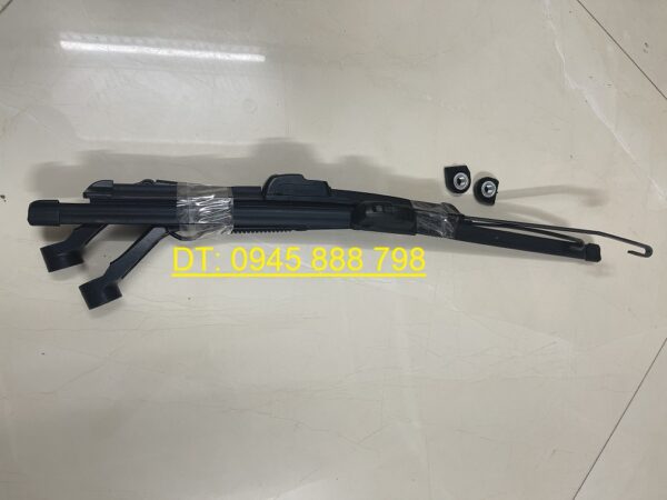 Cần gạt mưa Innova