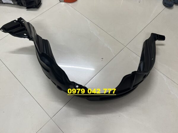 lòng dè trước yaris