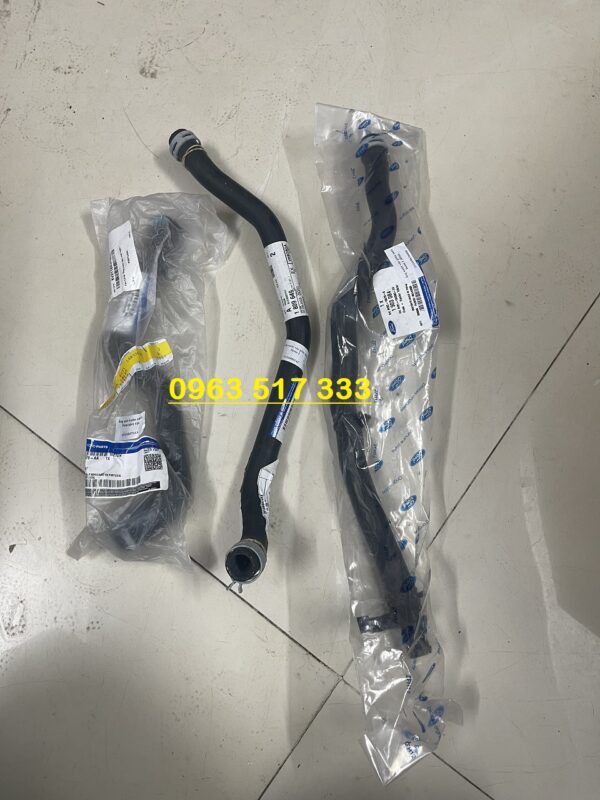 Ống nước vào dàn sưởi Ford Fiesta