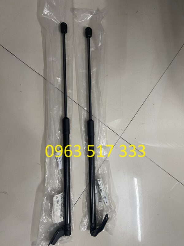 ti-cop-sau-hyundai-i30-2009 Ti cốp sau I30
