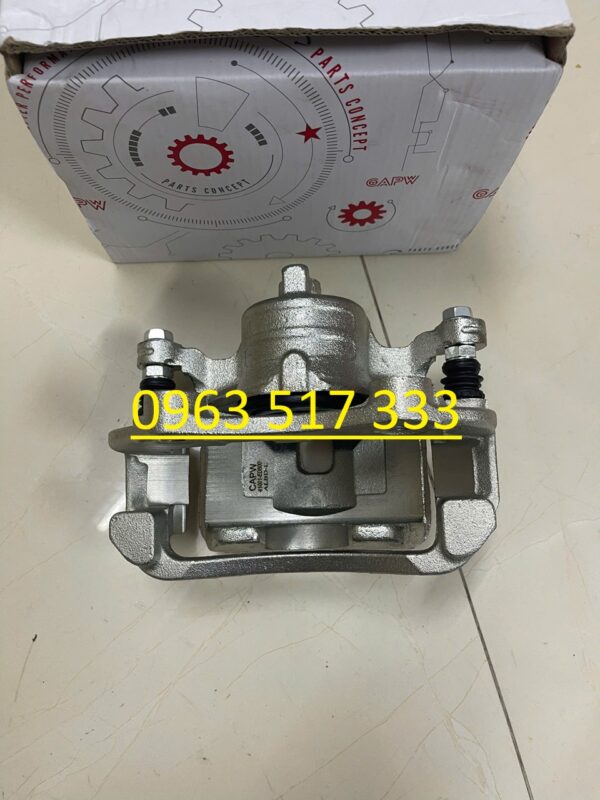 Cùm phanh trước Nissan Sunny