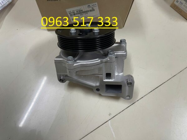 Bơm nước Kia Sedona máy dầu