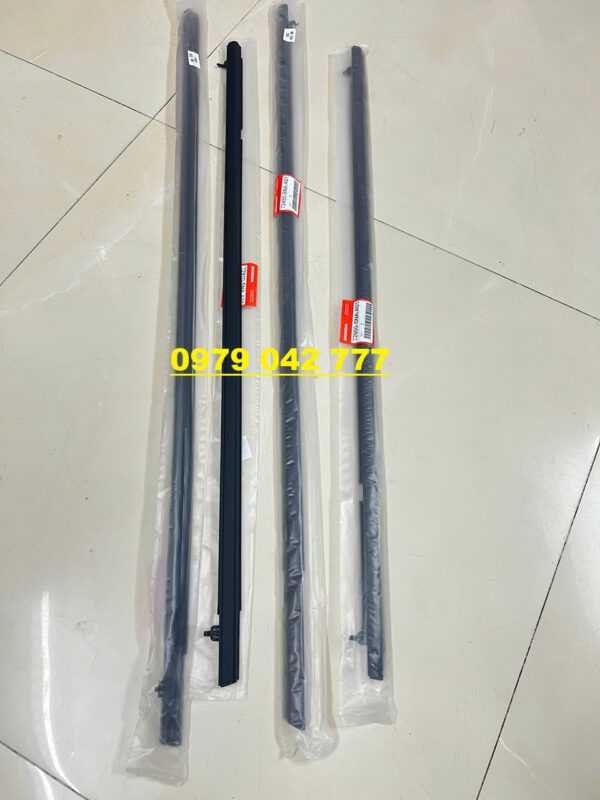 NẸP CHÂN KÍNH HONDA CIVIC