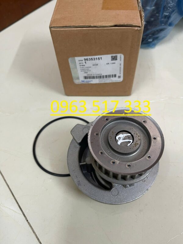 Bơm nước Captiva máy xăng