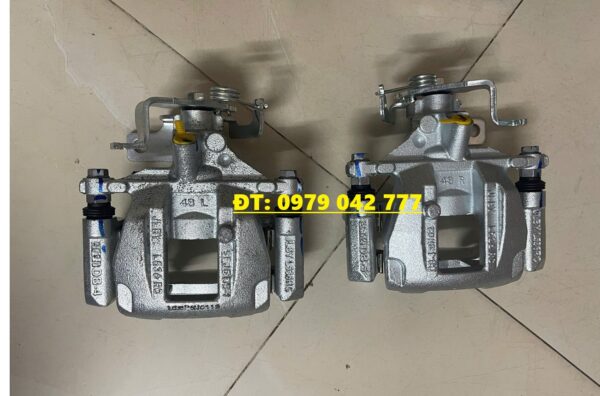 cụm phanh sau transit 2022